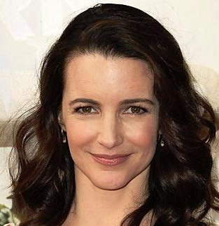 Kristin Davis ears pierced by Janet Rothstein in Beverly Hills